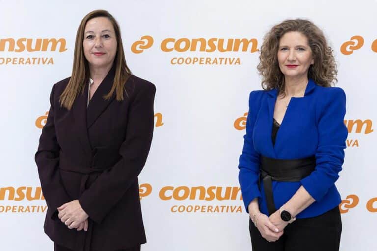 Nuria Enríquez on the left and María Sánchez on the right