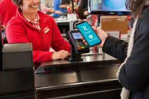 EROSKI editorial image announcing in-store Bizum payments at Caprabo