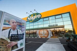 Exterior of a Sligro wholesale store with Sligro signage